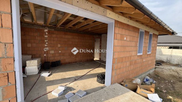 Eladó ikerház, Taksonyon 103.5 M Ft, 4 szobás