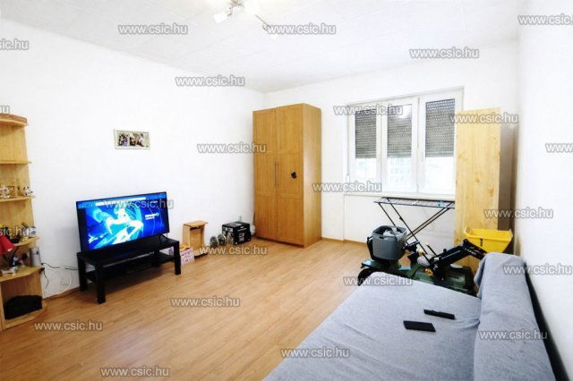 Eladó téglalakás, Budapesten, III. kerületben 48.9 M Ft