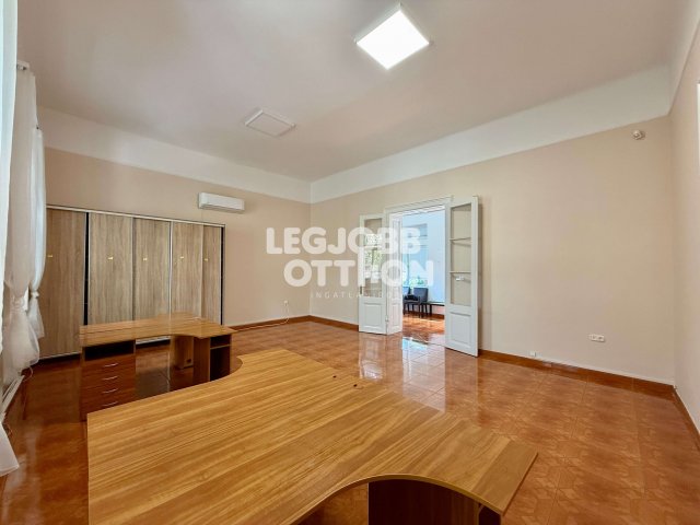 Eladó családi ház, Cegléden 120 M Ft, 3 szobás