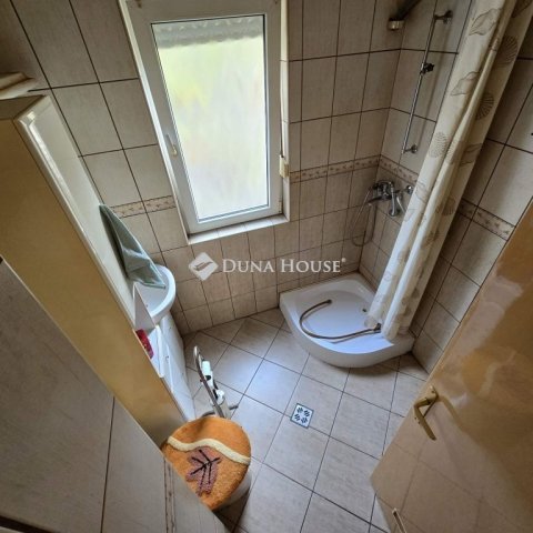 Eladó téglalakás, Nagykőrösön 34.99 M Ft, 2 szobás