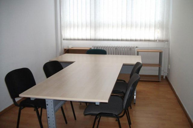 Kiadó iroda, Budapesten, III. kerületben 175 E Ft / hó, 3 szobás