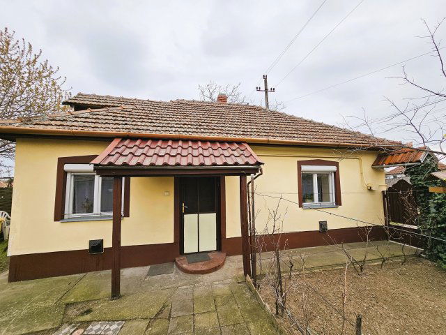 Eladó családi ház, Tompán 10.9 M Ft, 1 szobás
