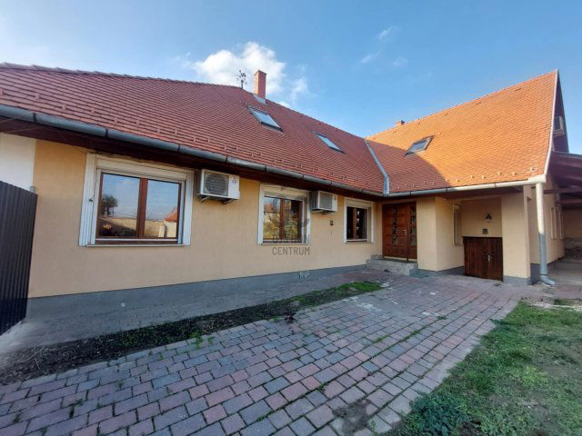 Eladó családi ház, Szekszárdon, Damjanich utcában 89 M Ft