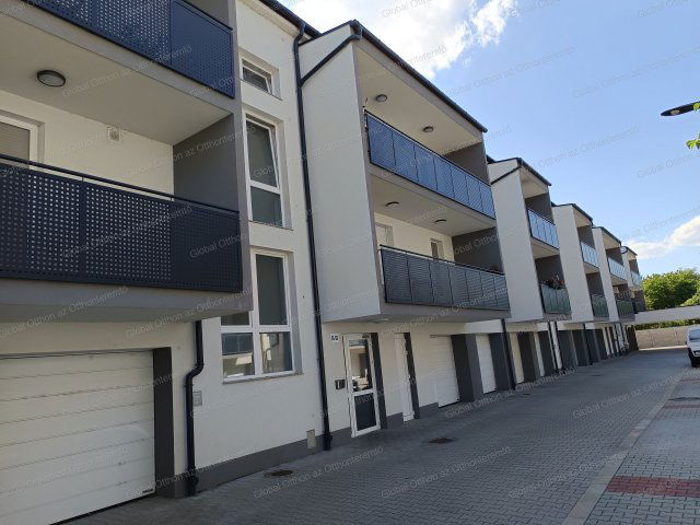 Eladó téglalakás, Mosonmagyaróváron 70.9 M Ft, 2 szobás