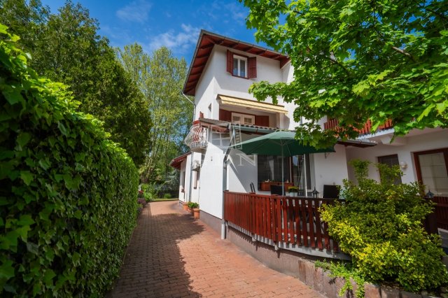 Eladó családi ház, Siófokon 499 M Ft, 12+3 szobás