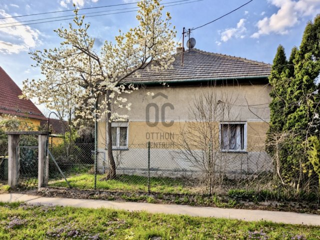 Eladó családi ház, Budapesten, XV. kerületben 89.99 M Ft