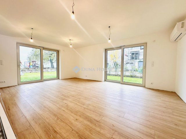 Eladó téglalakás, Balatonakarattyán 186.639 M Ft, 3 szobás