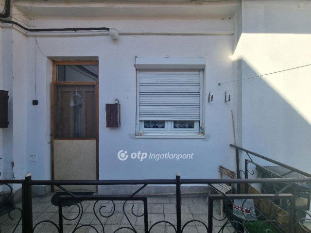 Eladó téglalakás, Pápán 26.95 M Ft, 2 szobás