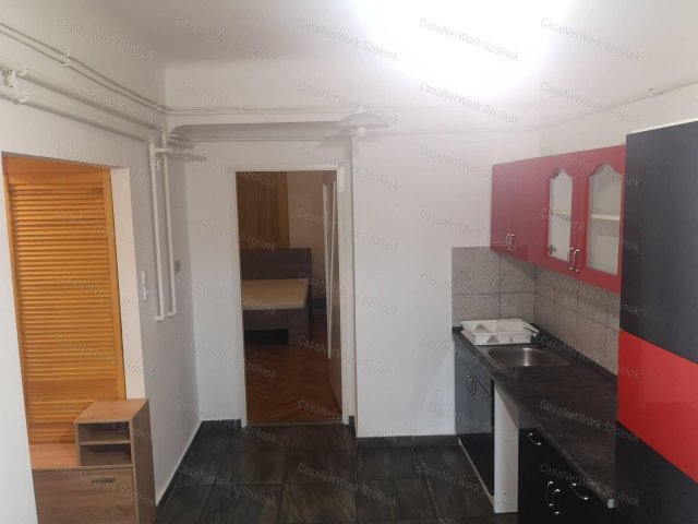 Kiadó téglalakás, albérlet, Szolnokon 115 E Ft / hó, 2 szobás
