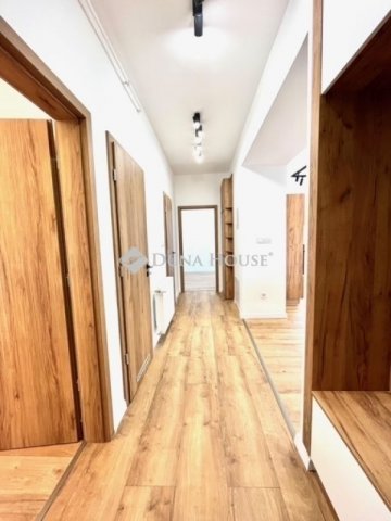 Eladó téglalakás, Pécsett 79.9 M Ft, 5 szobás