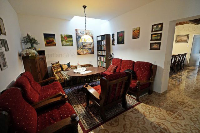 Eladó családi ház, Szegeden 150 M Ft, 2+5 szobás