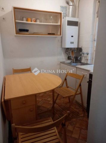 Kiadó téglalakás, albérlet, Pécsett 160 E Ft / hó, 2 szobás