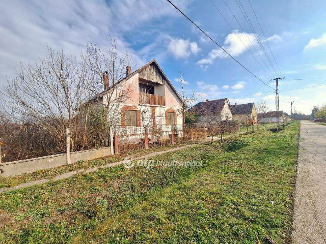 Eladó családi ház, Vésztőn 9.7 M Ft, 3 szobás