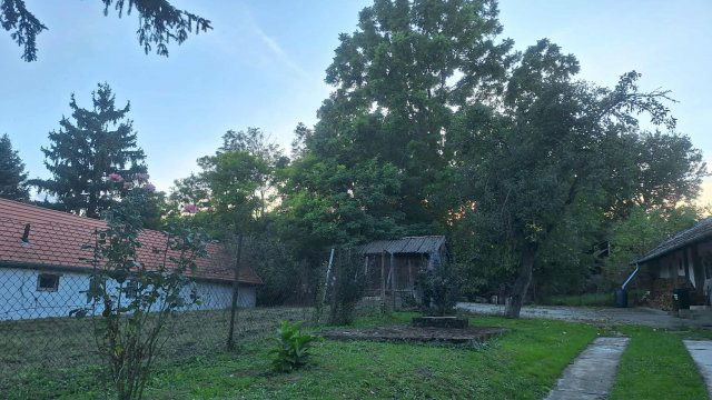 Eladó családi ház, Gadányban 17.9 M Ft, 2 szobás