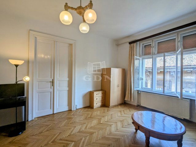 Eladó téglalakás, Budapesten, VIII. kerületben 138 M Ft