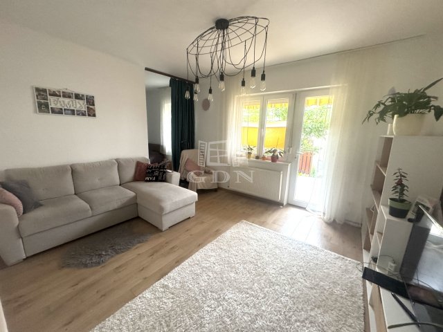 Eladó sorház, Mohácson 60 M Ft, 3+1 szobás