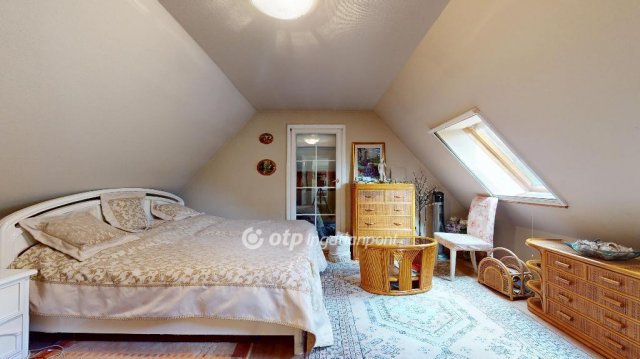 Eladó családi ház, Halmajon 102.025 M Ft, 6 szobás