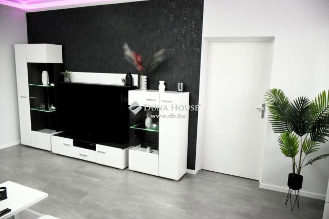 Kiadó téglalakás, albérlet, Debrecenben 250 E Ft / hó, 2 szobás
