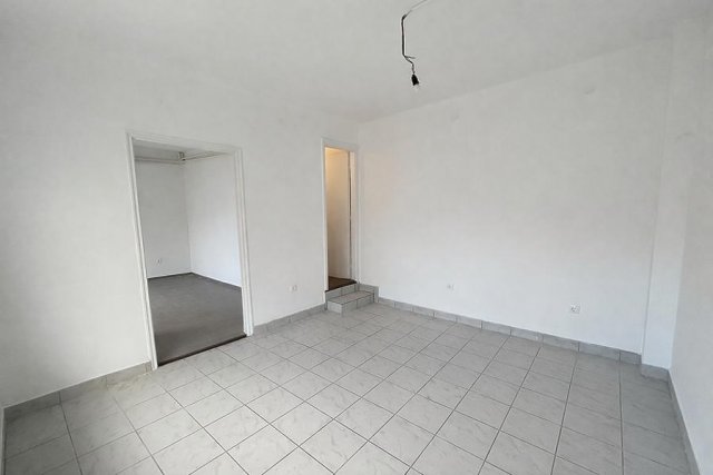 Eladó üzlethelyiség, Budapesten, IV. kerületben, Csokonai utcában