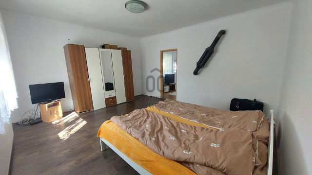 Eladó családi ház, Mendén 69.5 M Ft, 4 szobás