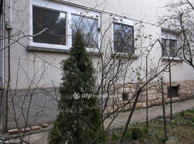 Eladó családi ház, Gyöngyösön 190 M Ft, 3+2 szobás