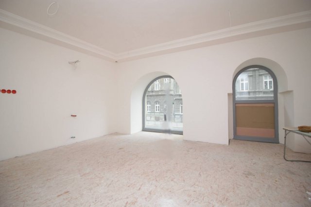 Kiadó üzlethelyiség, Budapesten, IX. kerületben 2200 E Ft / hó