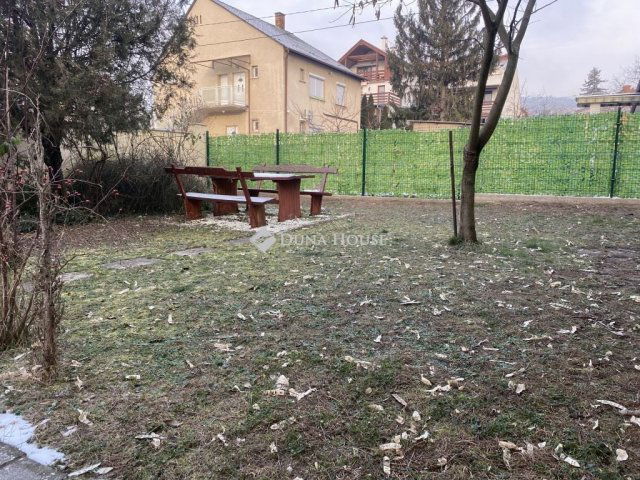 Kiadó téglalakás, albérlet, Pécsett 160 E Ft / hó, 1 szobás