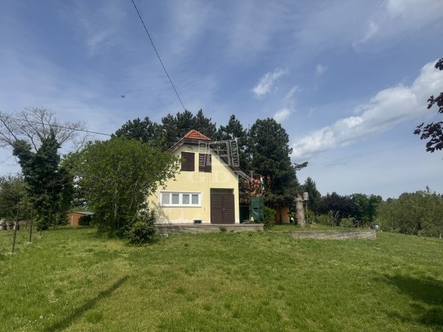 Eladó családi ház, Báron 19.9 M Ft, 2 szobás