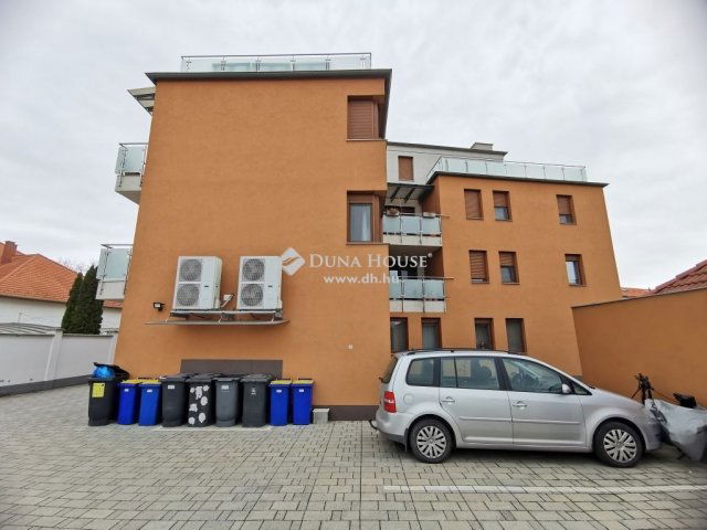 Kiadó téglalakás, albérlet, Kecskeméten 240 E Ft / hó