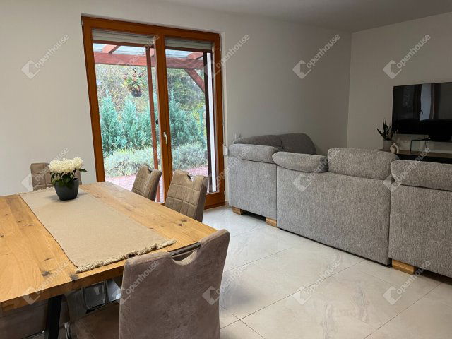 Eladó családi ház, Sopronban 135.9 M Ft, 4 szobás