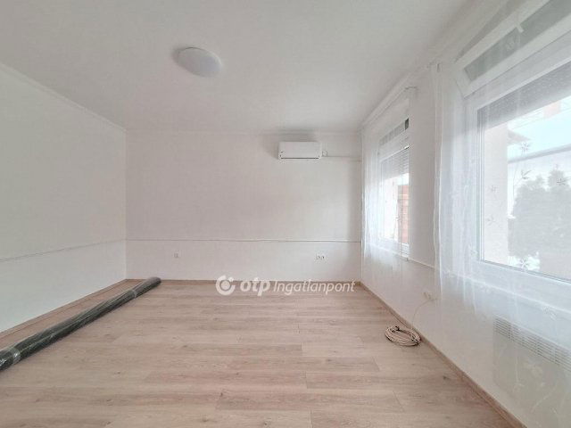 Eladó téglalakás, Budapesten, IV. kerületben 44.7 M Ft, 1 szobás