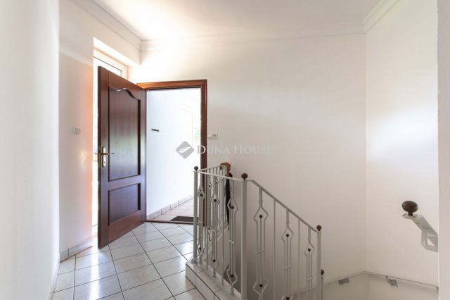 Eladó családi ház, Mosonmagyaróváron 199.999 M Ft, 5 szobás