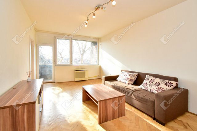 Eladó téglalakás, Szegeden 52.999 M Ft, 2 szobás