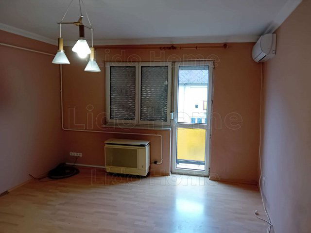 Eladó téglalakás, Siófokon 57 M Ft, 2 szobás