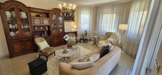 Eladó családi ház, Kecskeméten 139.9 M Ft, 4 szobás