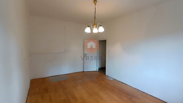 Eladó téglalakás, Komlón, Arany János utcában 16.9 M Ft