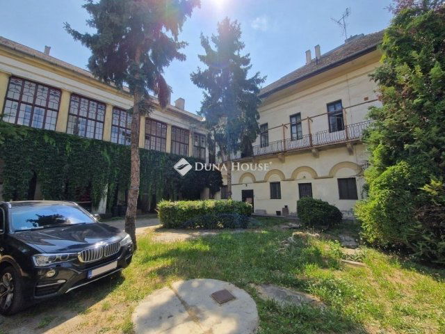 Eladó téglalakás, Baján 54.99 M Ft, 3 szobás