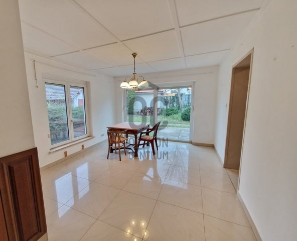 Eladó családi ház, Tatán 119 M Ft, 5 szobás