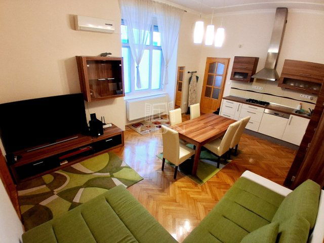 Eladó téglalakás, Budapesten, VI. kerületben 86.49 M Ft