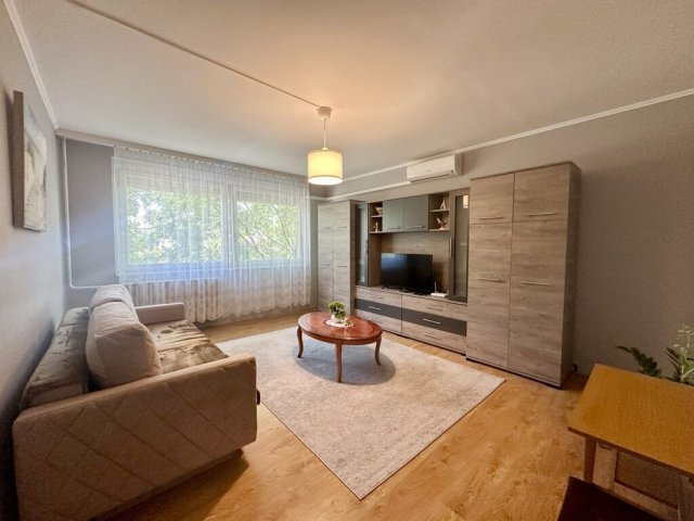 Eladó panellakás, Szigetszentmiklóson 57.999 M Ft, 2 szobás