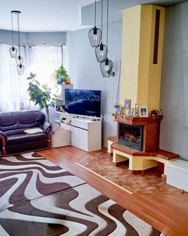 Eladó családi ház, Siófokon 129.9 M Ft, 10 szobás