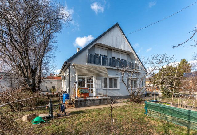 Eladó családi ház, Székesfehérvárott, Dobsinai utcában