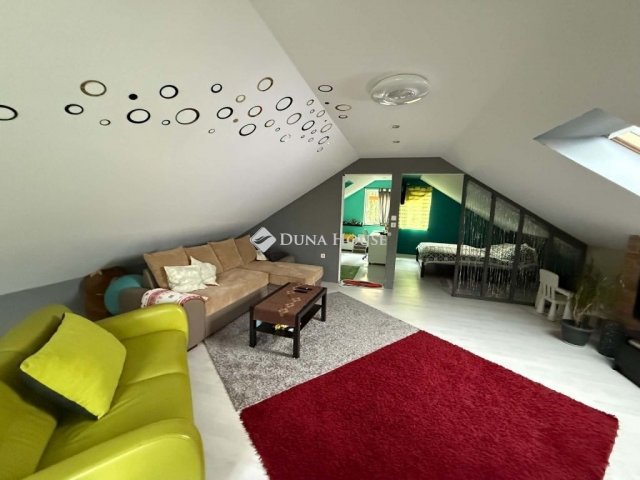 Eladó családi ház, Biatorbágyon 79.9 M Ft, 6 szobás
