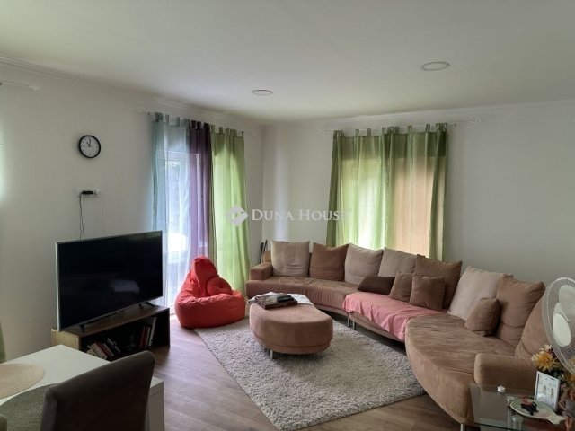 Eladó családi ház, Martonvásáron 99.9 M Ft, 4 szobás