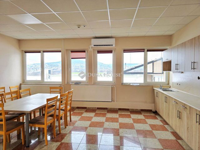 Kiadó iroda, Pécsett 38 E Ft / hó / költözzbe.hu