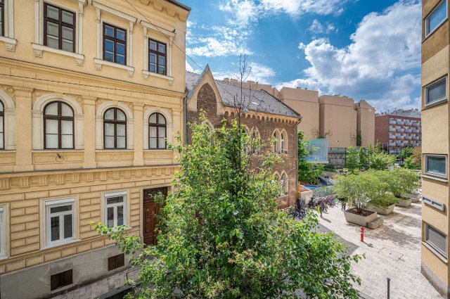 Eladó téglalakás, Budapesten, V. kerületben, Bástya utcában