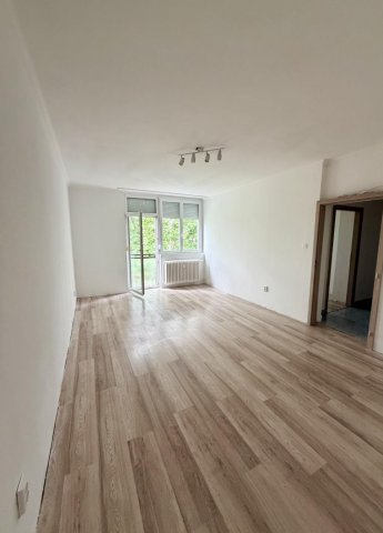 Eladó téglalakás, Tatabányán 41.9 M Ft, 1+2 szobás