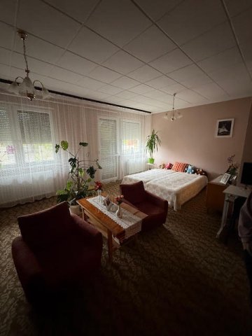 Eladó családi ház, Győrött 80 M Ft, 5+1 szobás