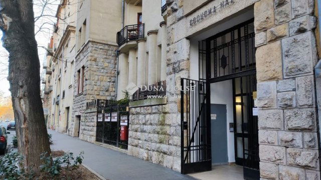 Eladó üzlethelyiség, Budapesten, VI. kerületben 190 M Ft