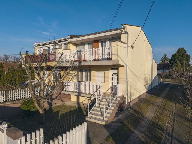 Eladó ikerház, Dunakeszin, Hunyadi János utcában 109.9 M Ft